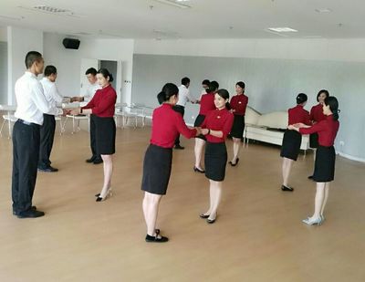 新時(shí)代賓館康樂(lè)部禮儀集訓(xùn)精彩集錦——禮儀服務(wù)全面提升